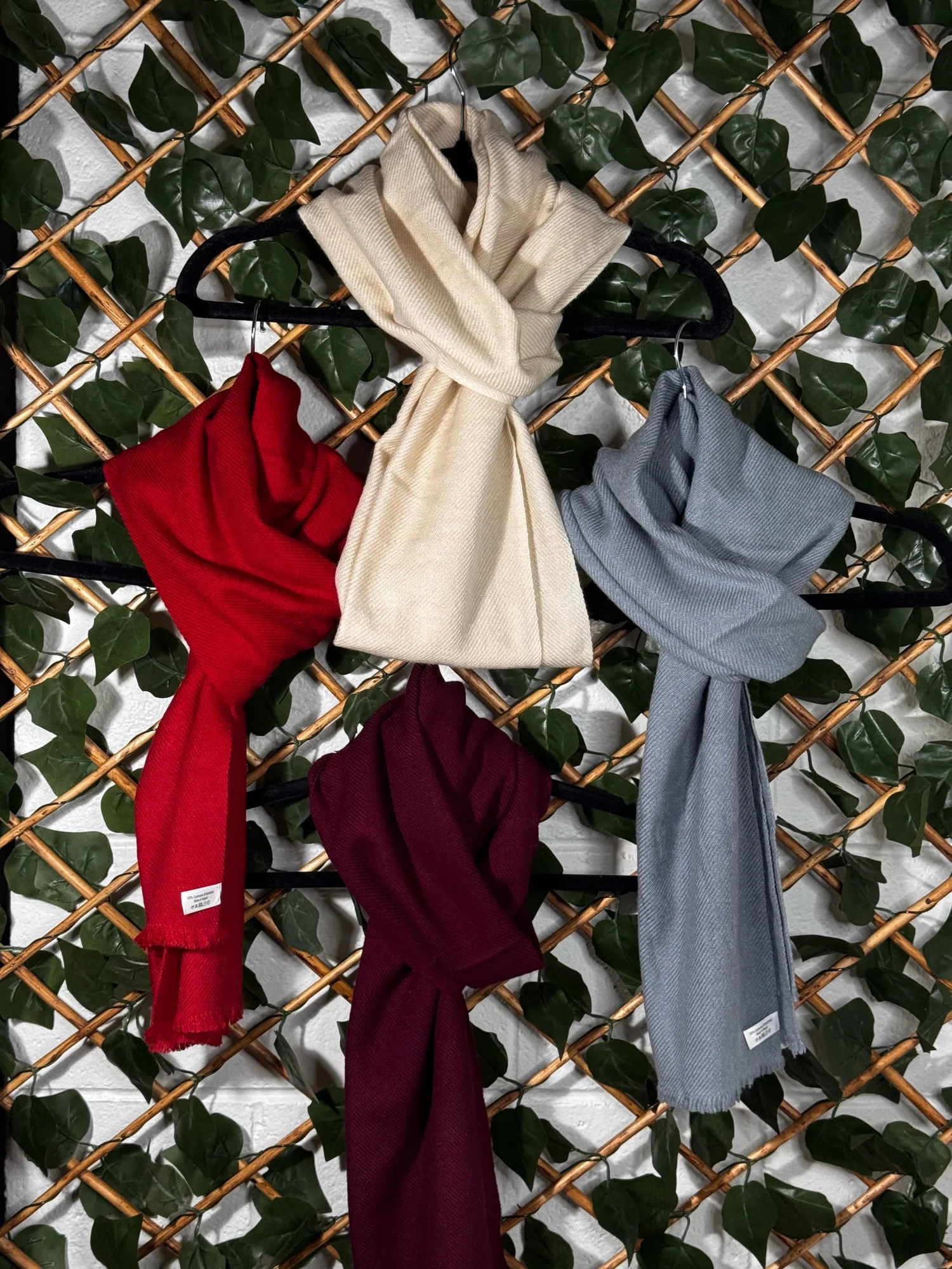 100% Cashmere (Pashmina) (Muffler) view 2